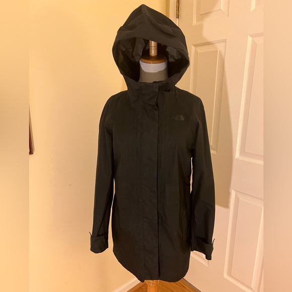 Women’s Lightweight North Face Rain Coat - Size M - Picture 2 of 9